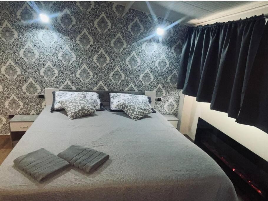 Suites Grey In Centro Randazzo Bagian luar foto